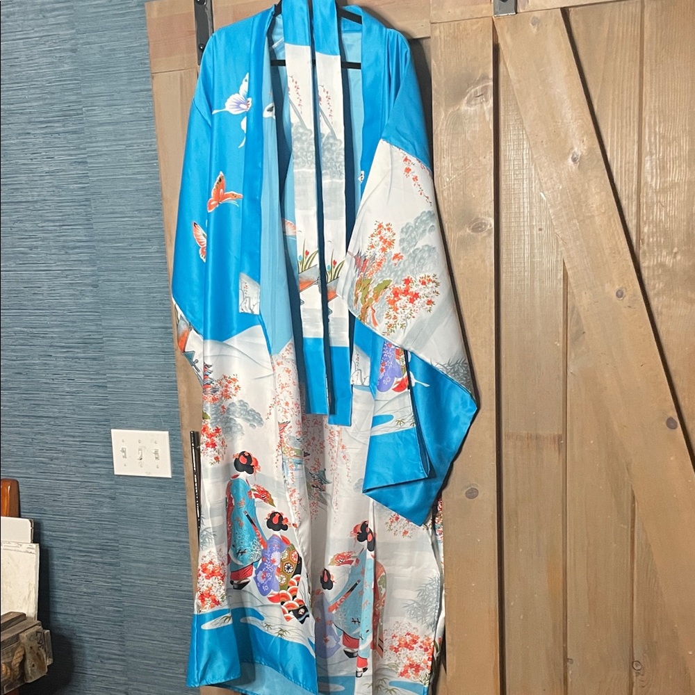 Elegant Blue and White Men's Kimono